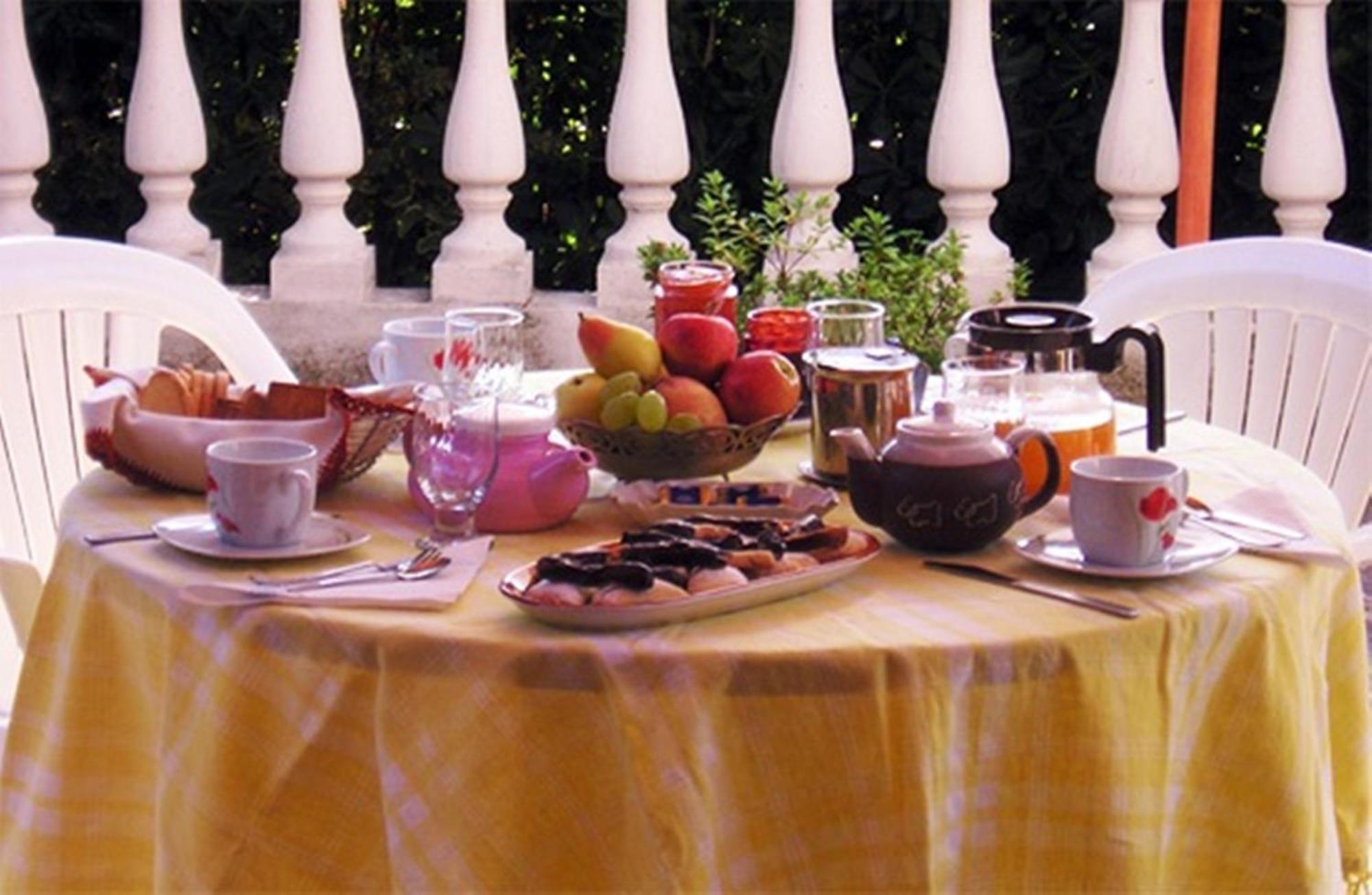 Bed And Breakfast Pieffe Frascineto Buitenkant foto