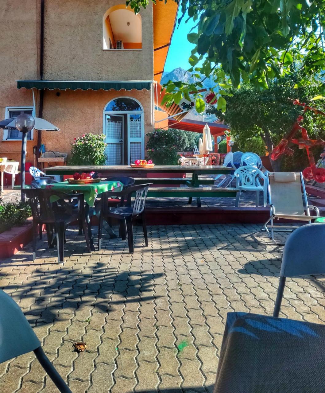 Bed And Breakfast Pieffe Frascineto Buitenkant foto