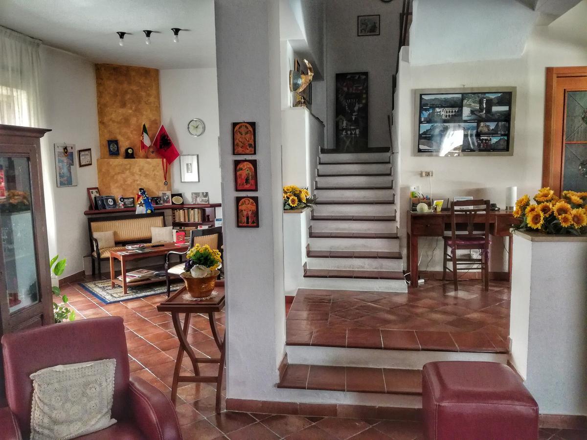 Bed And Breakfast Pieffe Frascineto Buitenkant foto